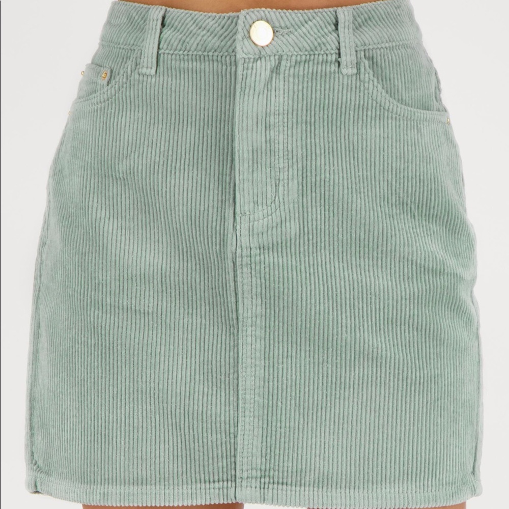 Women’s Skirt Green Sage sz 12 new nwt